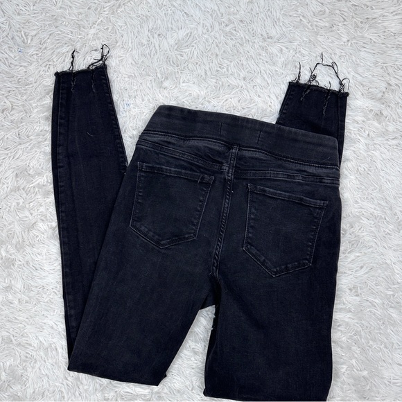 Old Navy Rockstar Pull On Jeggings Black Size 4 Tall Distressed Mid Rise - Picture 7 of 7